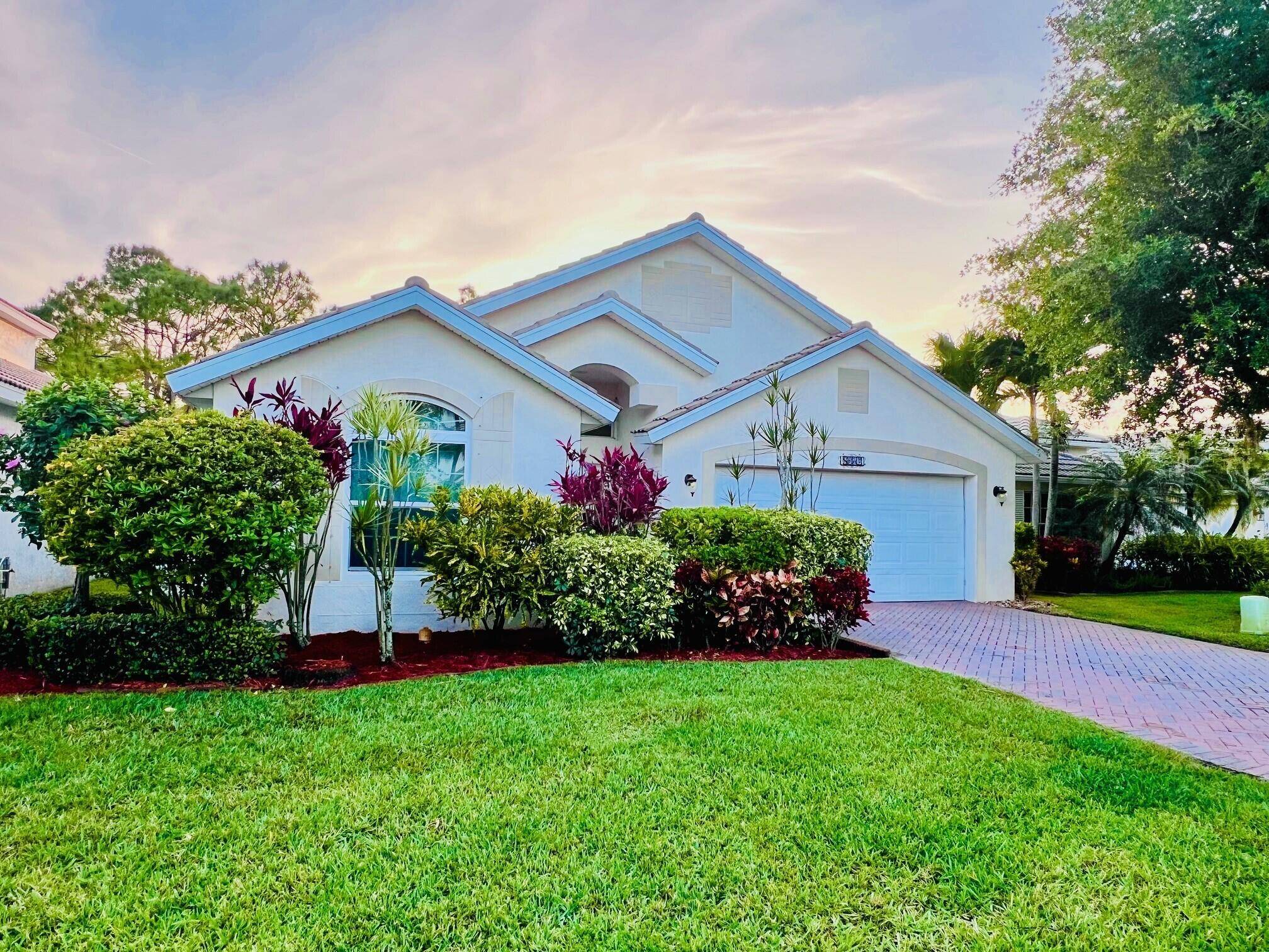 Nestled in the heart of the sought after community The Cottages at Hobe Sound, this three bedroom, two bath open concept home with a split bedroom plan is simply living ...