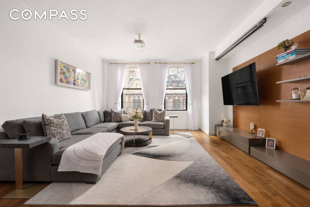 Prime Nomad Madison Square Park 1br 2ba den luxury condo loft.