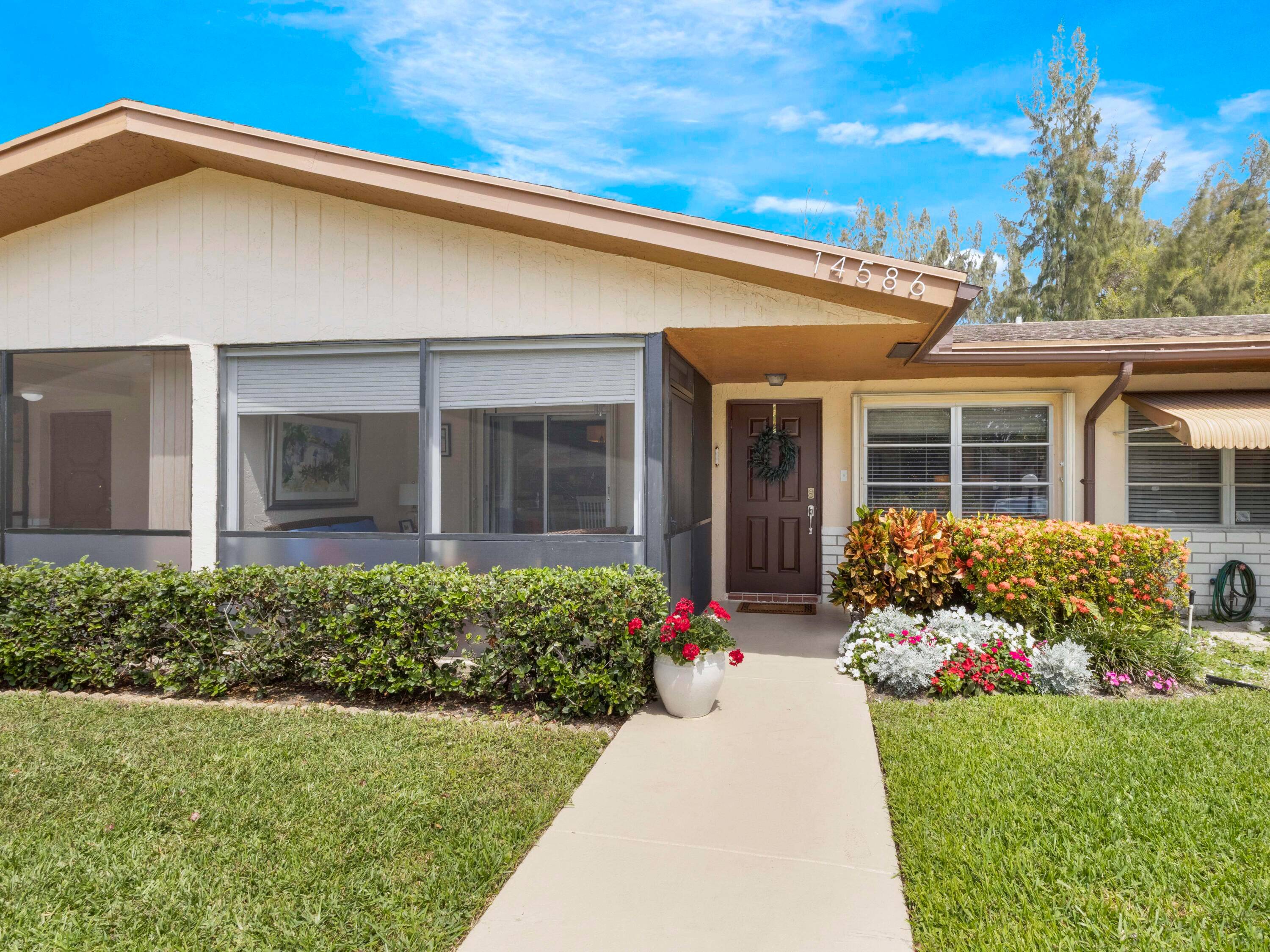 Sold furnished and turnkey !