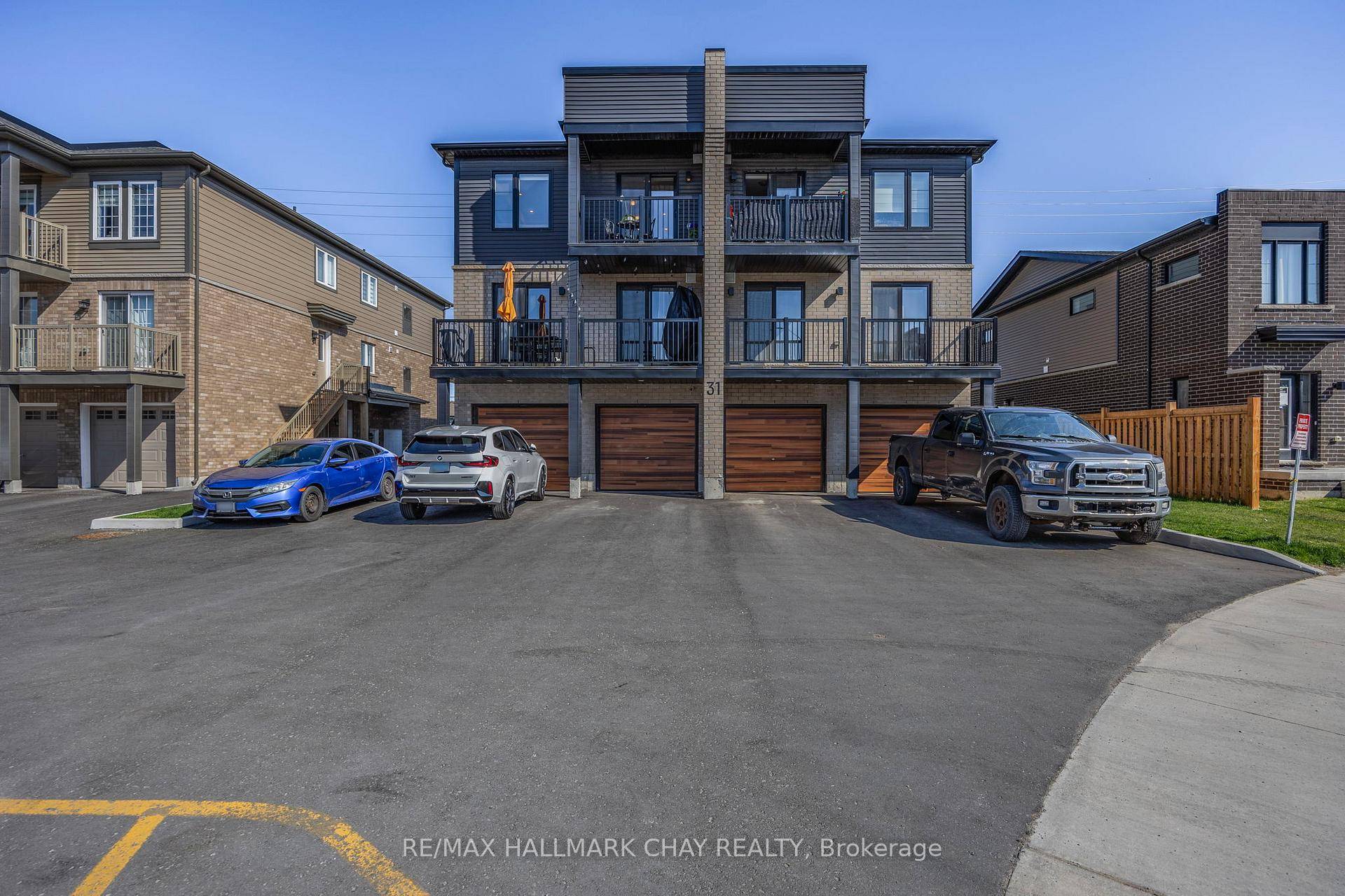 Stylishly Upgraded Condo Townhome In Barrie's Desirable Southeast End.