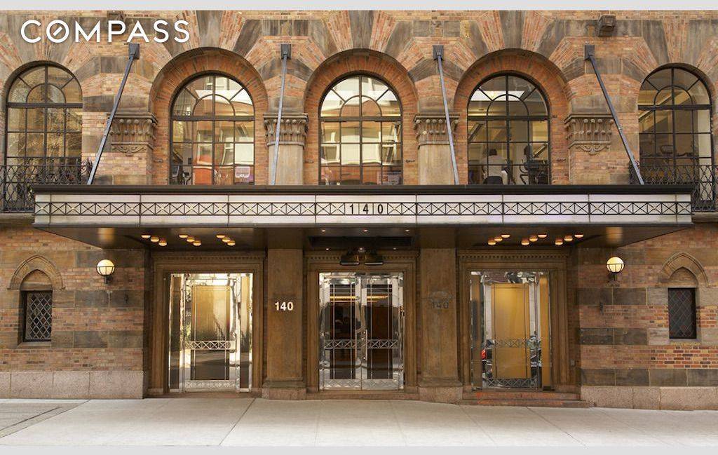 Discover sophisticated urban living in this 1, 040 square foot, one bedroom, 1.