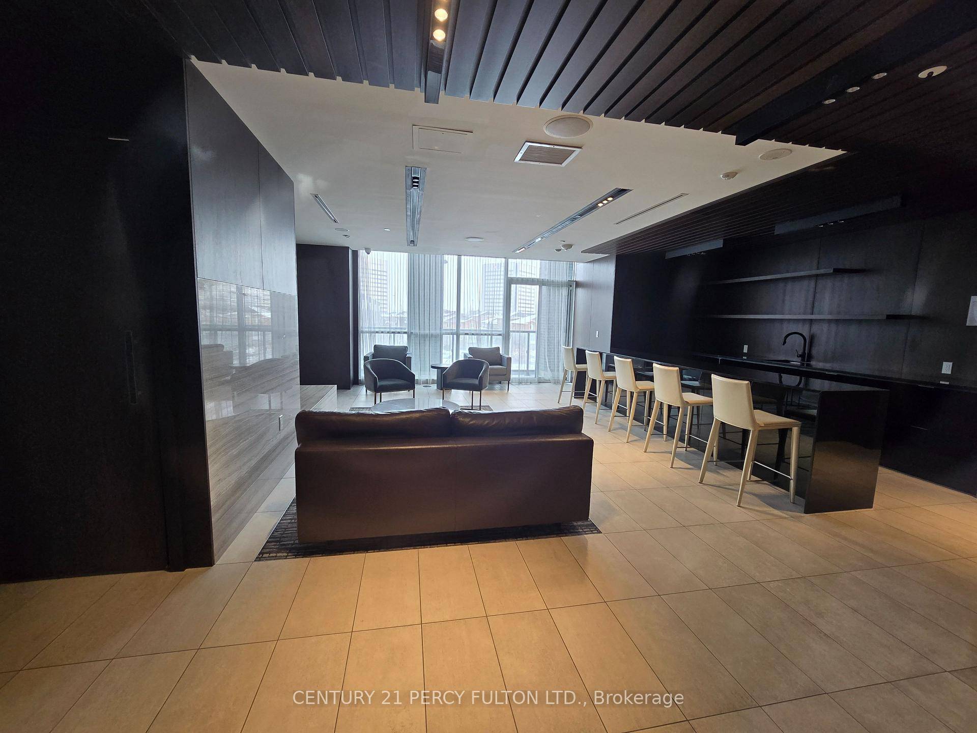 Stunning and spacious 1 bedroom plus den unit at 2 Sonic Way, offering the convenience of both a parking spot and a locker.