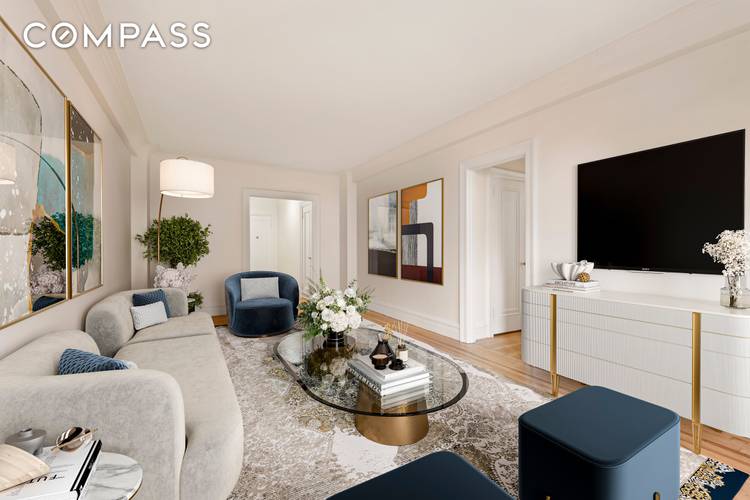A VALUE PROPOSITION ! 3B presents a prewar and classic 1 bedroom layout with more than 800 Sq.