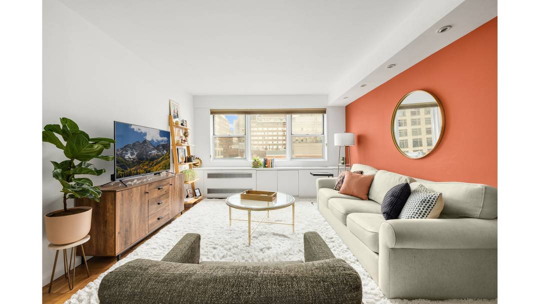 This mint condition renovated 914 square foot home is the largest 1 Bedroom in the building and rarely becomes available.