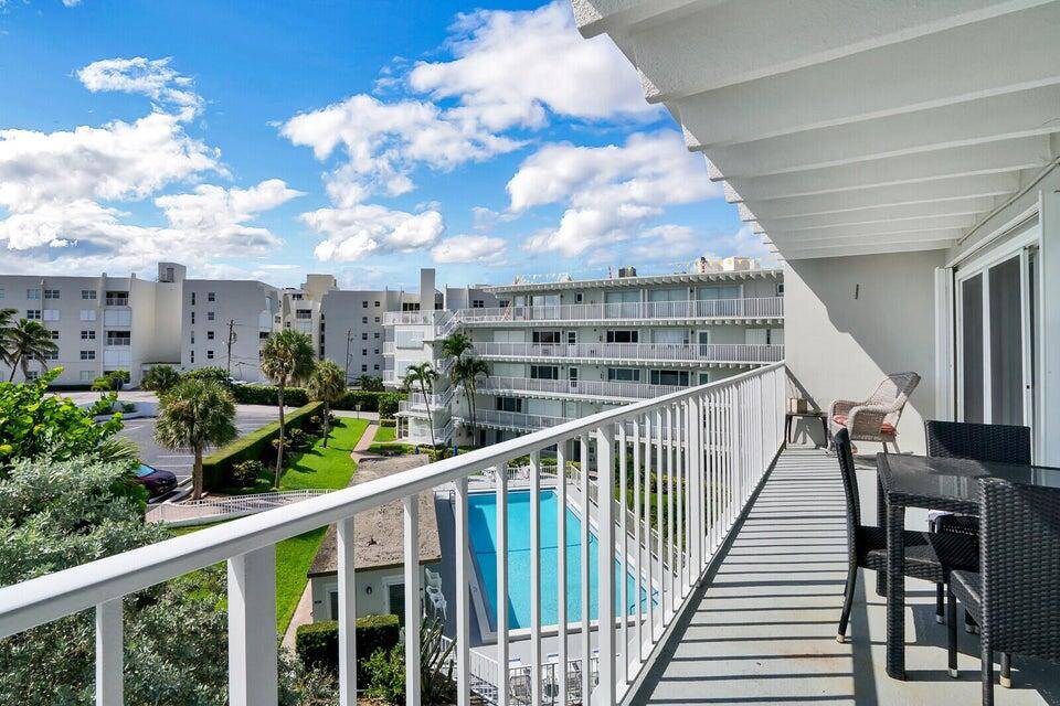 This beautiful 2 bedroom, 1.
