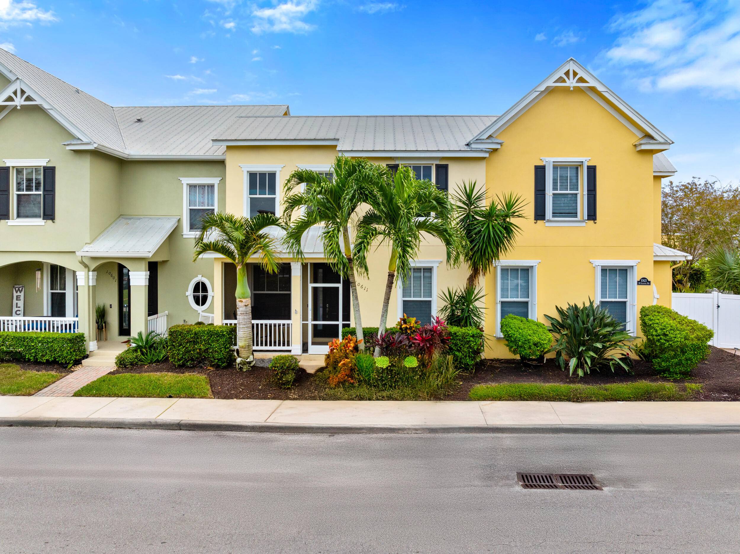 Single story ''Amberwood'' villa in the sought after Bedford Park community of Tradition.