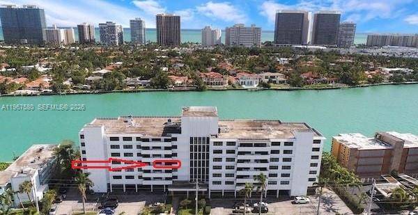 Best on Islands ! ! ! ! Boutique building at Bay Harbor Island.