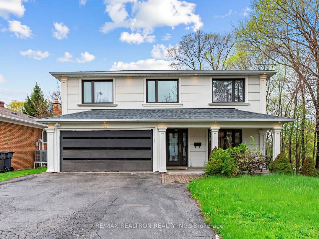 Back to Ravine fully Upgraded at Bayview Woods Steeles.