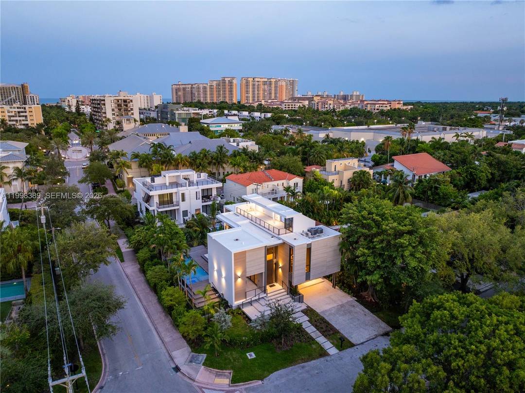 Brand new construction completed at the end of 2025 in one of the most prestigious locations in Key Biscayne, Florida.