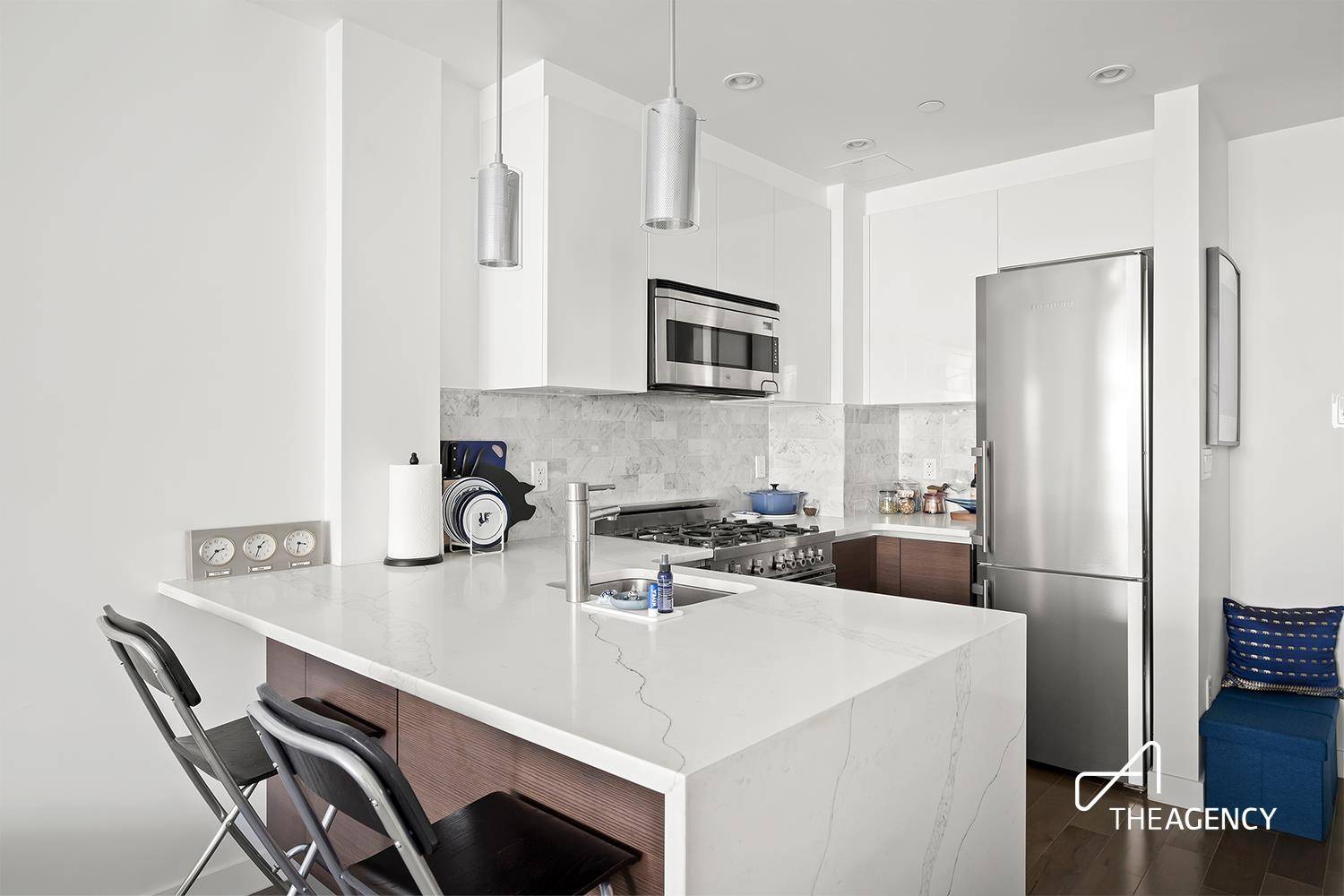 Residence 4F Welcome to 4F, a spacious and bright one bedroom in one of the most sought after buildings in Long Island City.