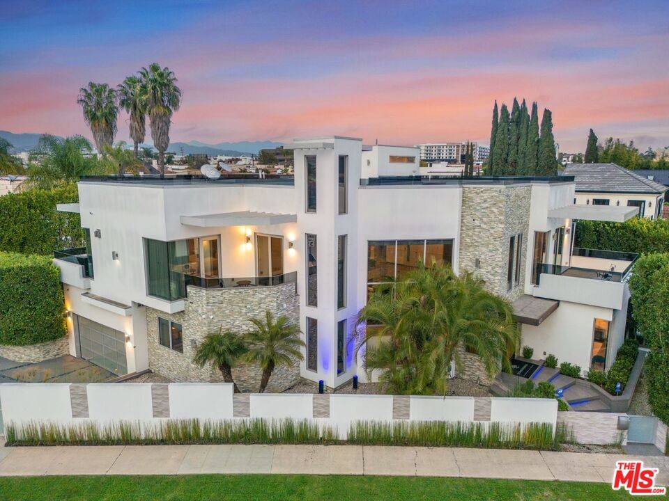 6379 Colgate Ave 5BR Beverly Grove La