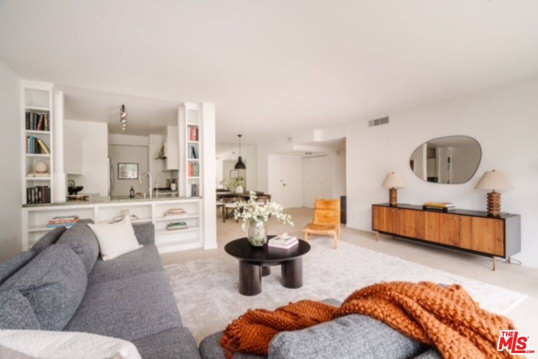 8787   Shoreham Dr 1BR Sunset Strip La