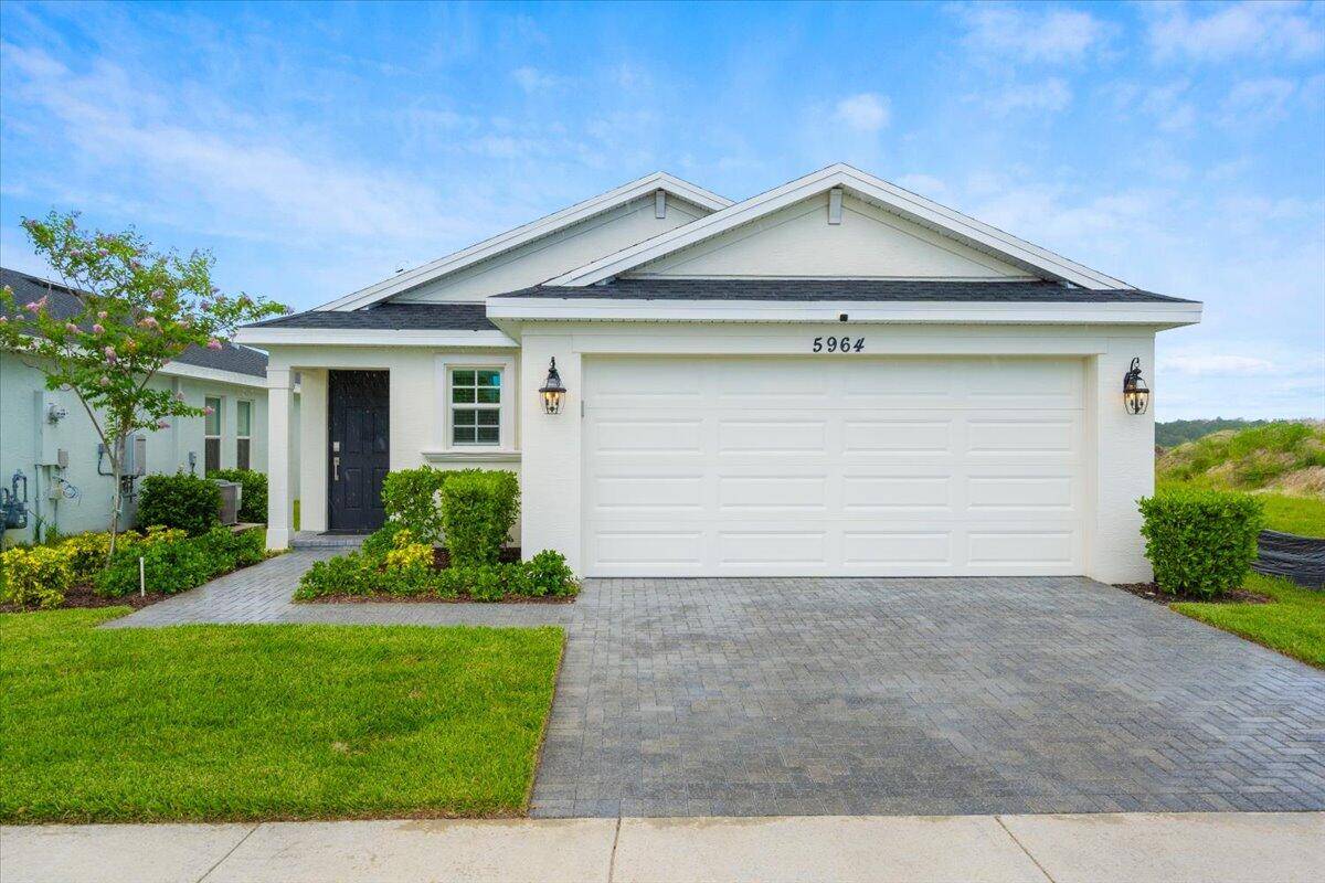 Step Inside This Desirable Annapolis Model !