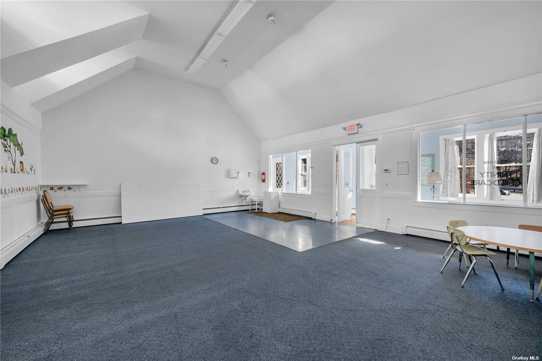 Roslyn Commercial Space for Rent at New Reduced Price.