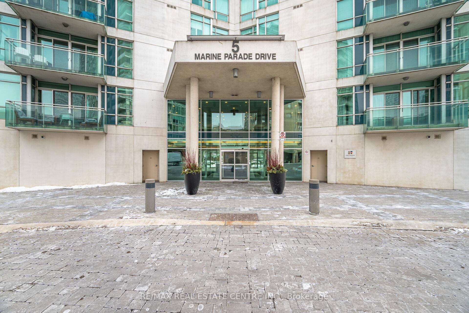 Discover an unparalleled waterfront lifestyle at Grenadier Landing, a boutique mid rise condominium nestled along Humber Bay.