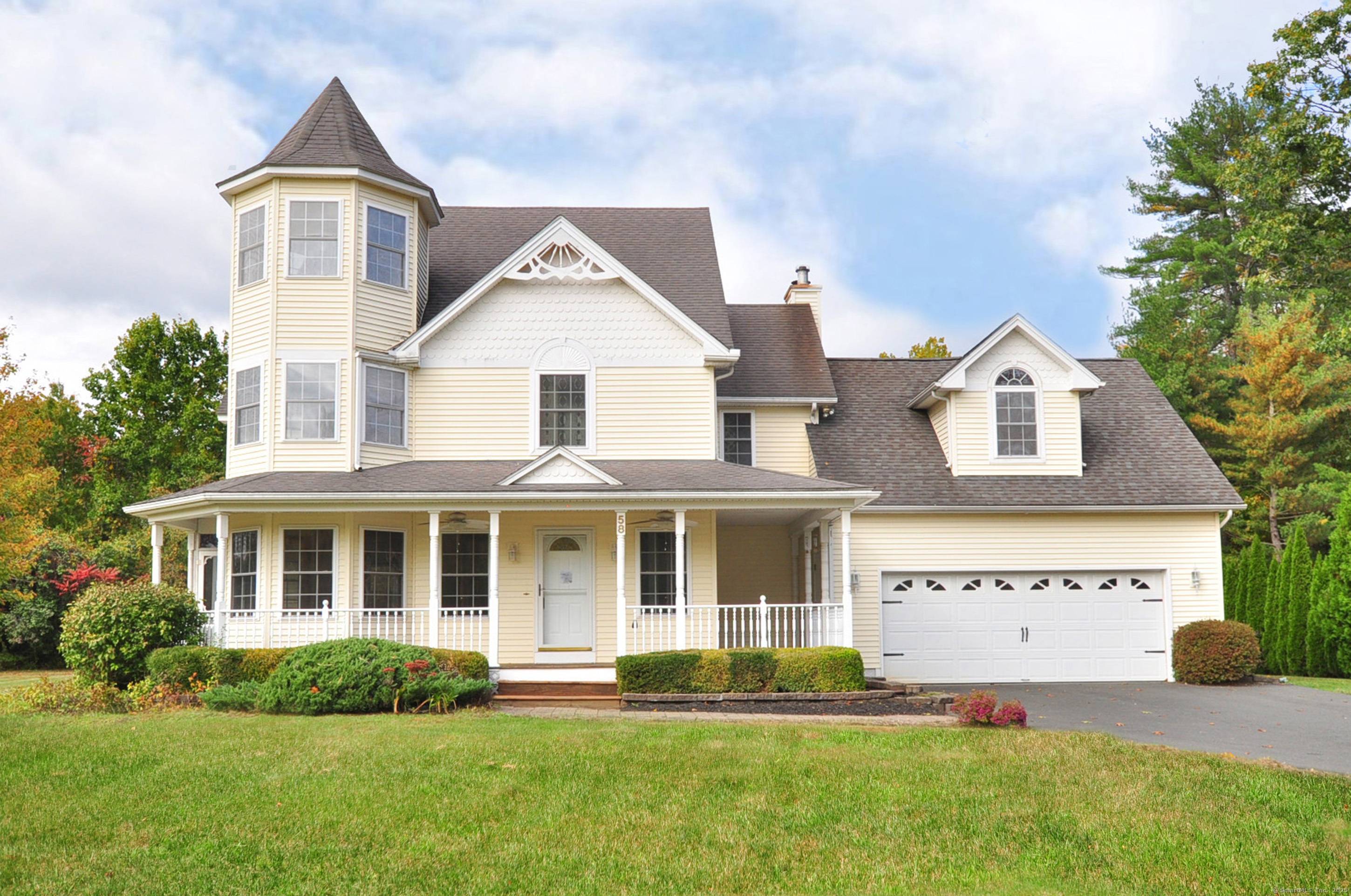 Nestled in a park like setting, this three bedroom contemporary Colonial is situated on an expansive and level 1.