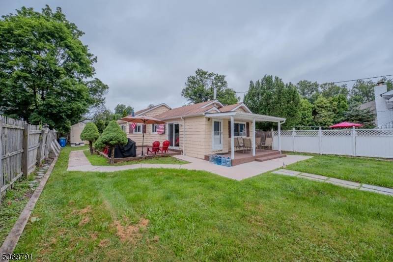 Welcome to 68 Maple St in desirable Bridgewater !