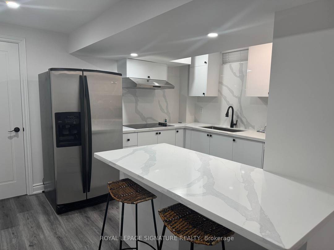 Fully Furnished 2 1 Bedroom Basement Apartment Steps to York University Markham Campus !