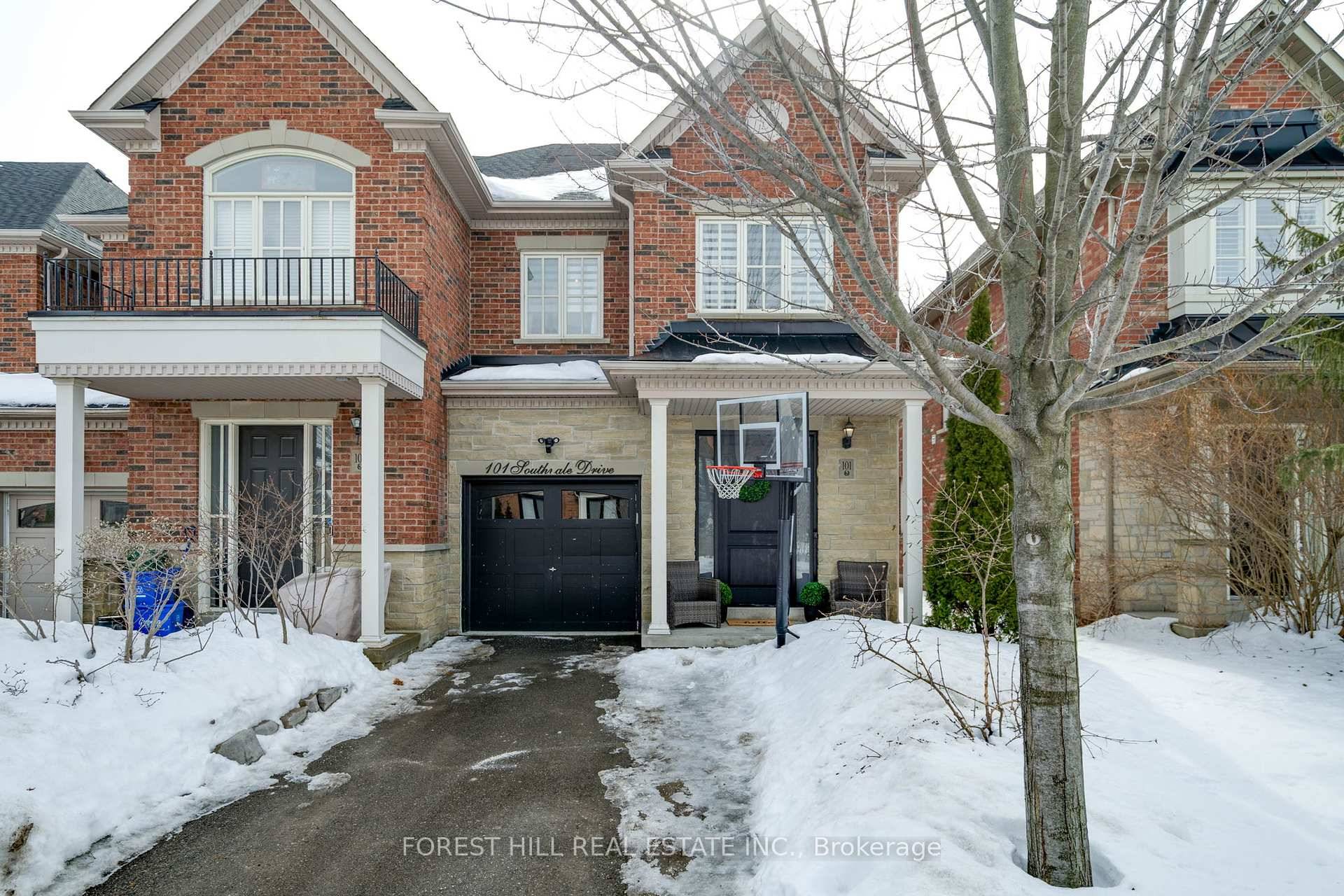 Stunning 4 1 Bedroom, 5 Bathroom End Unit Townhome in the coveted Valleys of Thornhill !