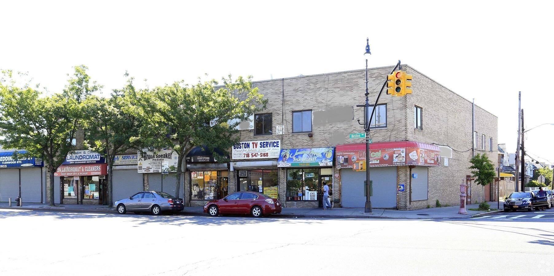 Exceptional opportunity to own a building featuring 11 commercial units in the vibrant Laconia neighborhood of the Bronx.