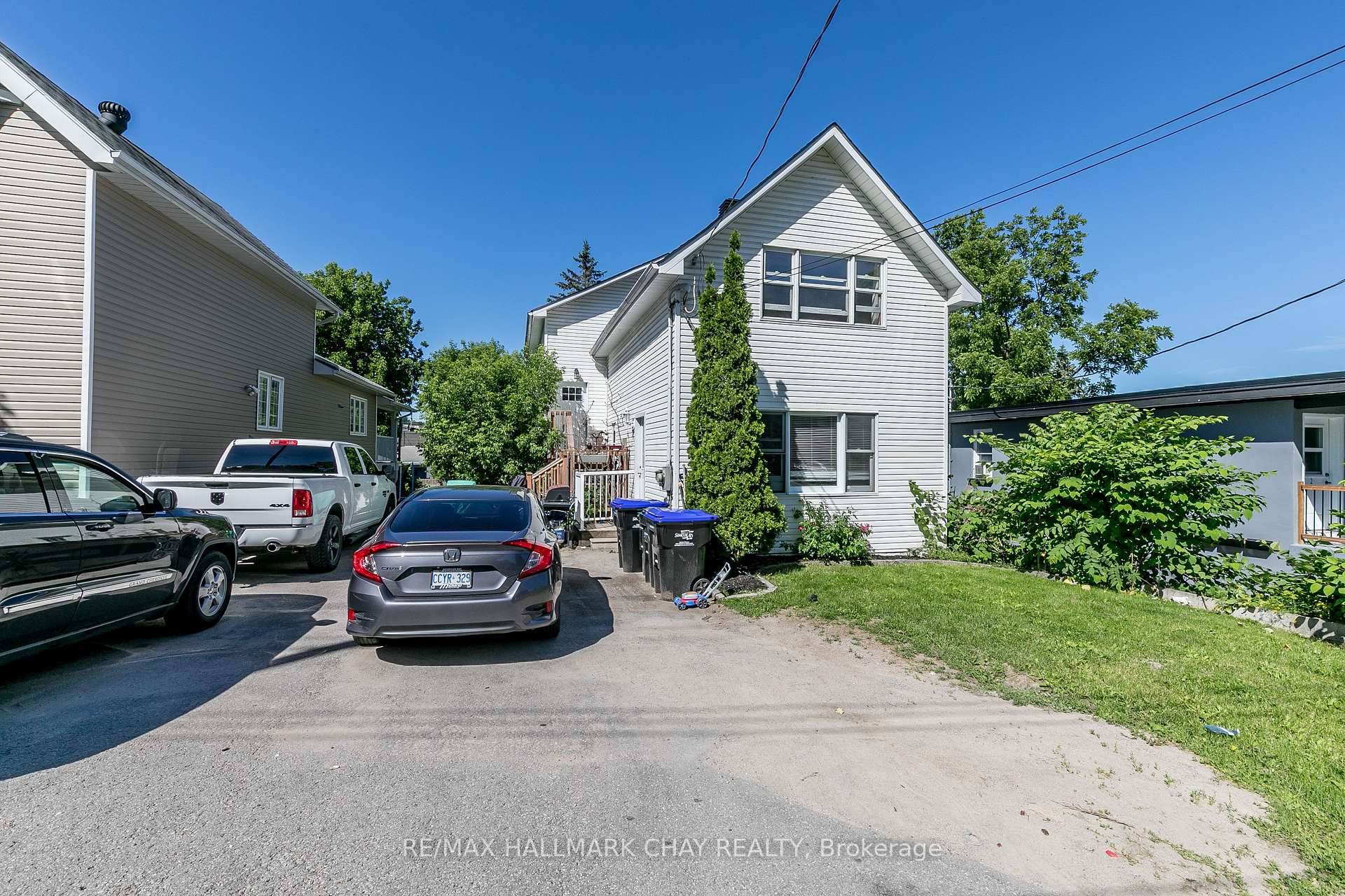 Legal Triplex in Midland !