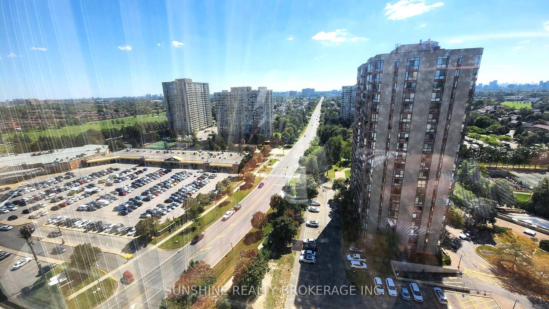 Well Maintained Bridlewoode Place Built By Tridel.