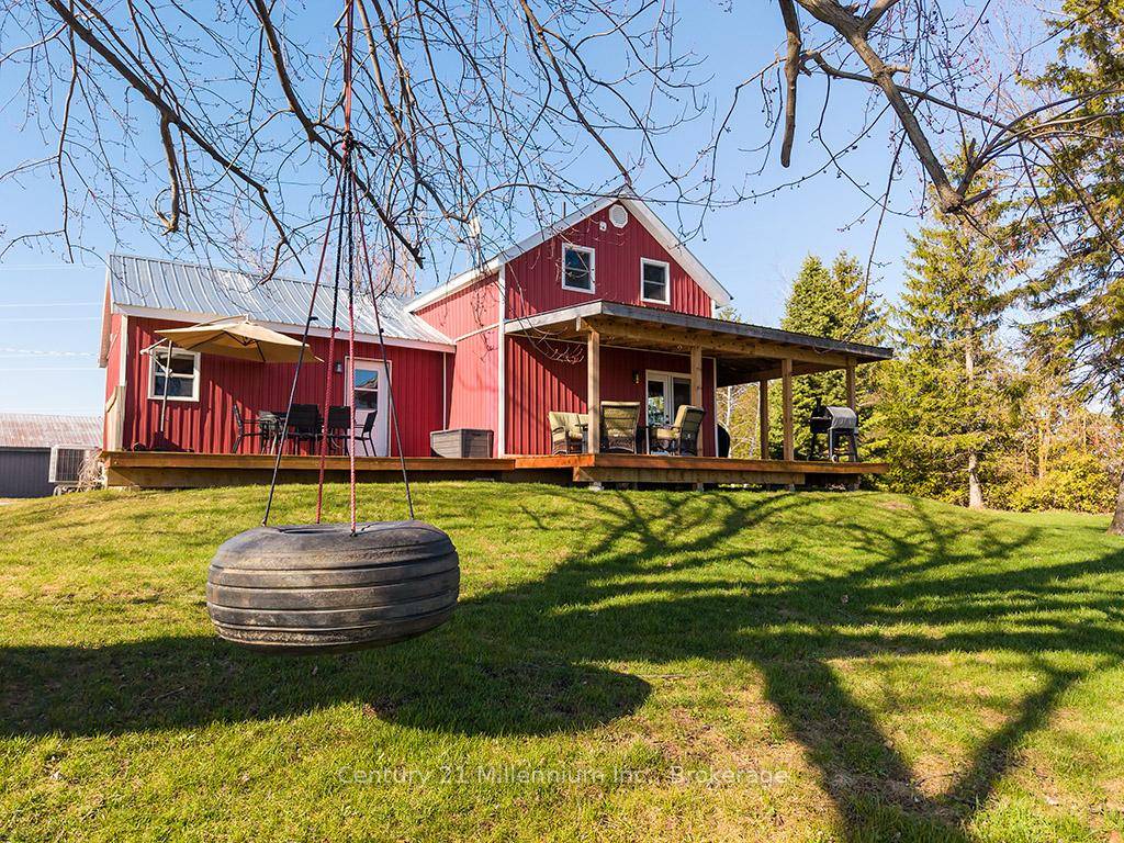 Set on just over 1. 9 acres in the heart of Clearview, this beautifully updated two storey home offers the perfect blend of space, comfort, and convenience.