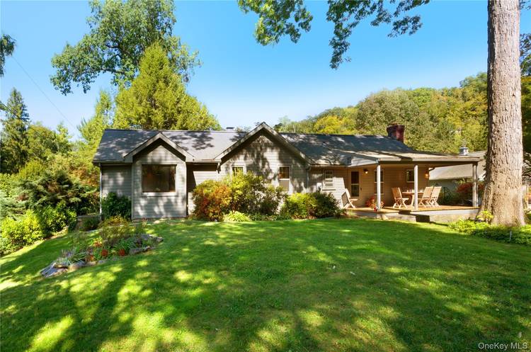 Perfectly set on nearly an acre of beautifully landscaped grounds, this fully furnished retreat offers exceptional privacy.