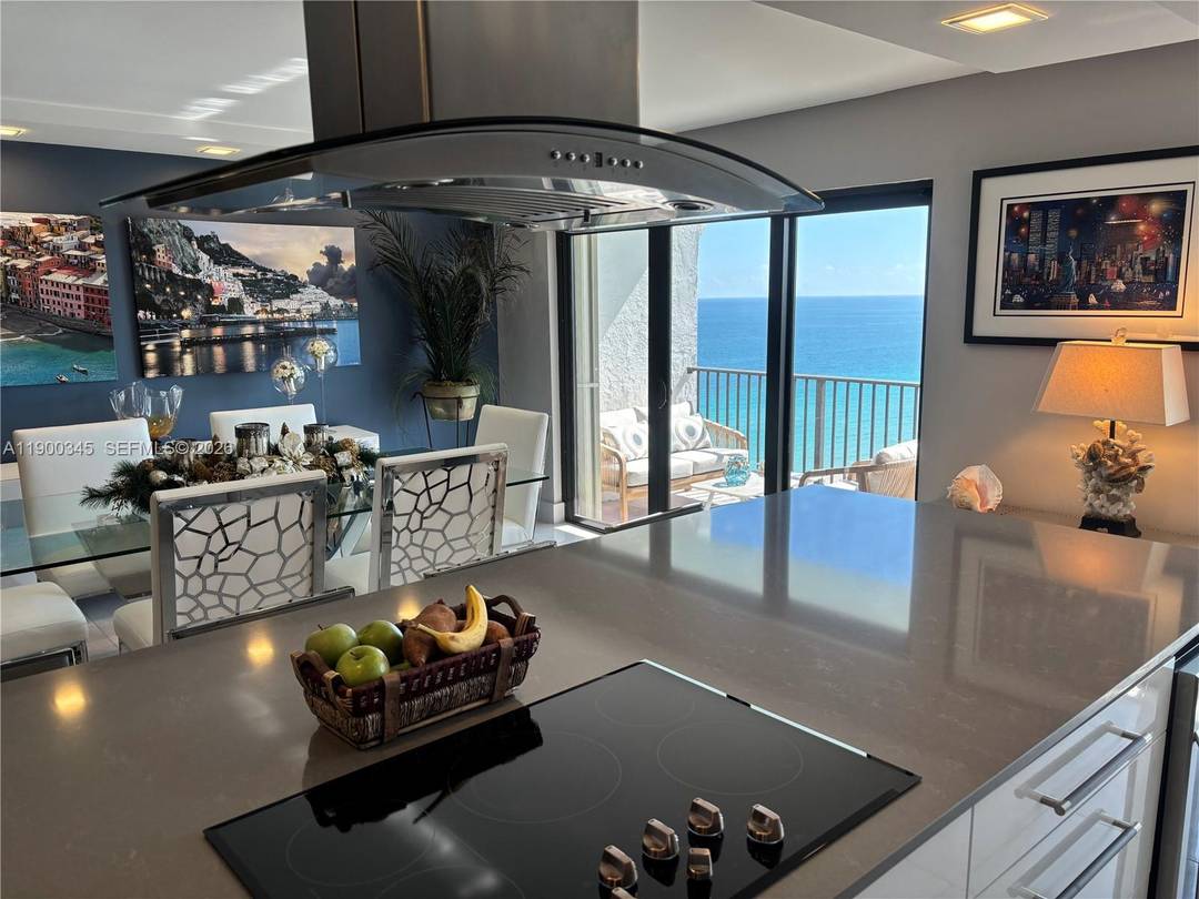 GREAT PRICE MUST SEE STUNNING HOLLYWOOD BEACH PENTHOUSE UNIT, WHICH WAS COMPLETELY GUTTED TO THE STUDS amp ; REBUILD, EVERYTHING WITH FINE HIGH END DESIGNER FINISHES.