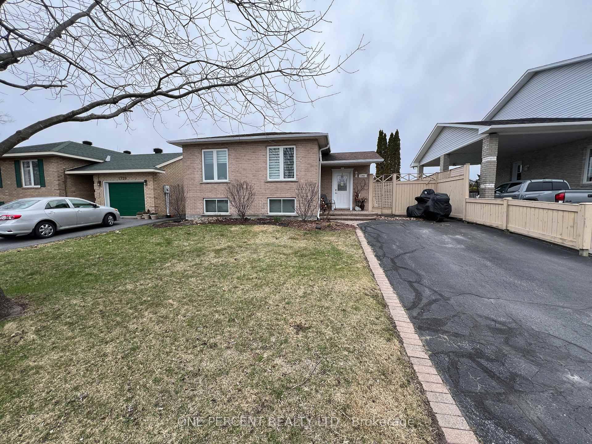 Welcome to this beautifully maintained bungalow offering comfortable and stylish living.