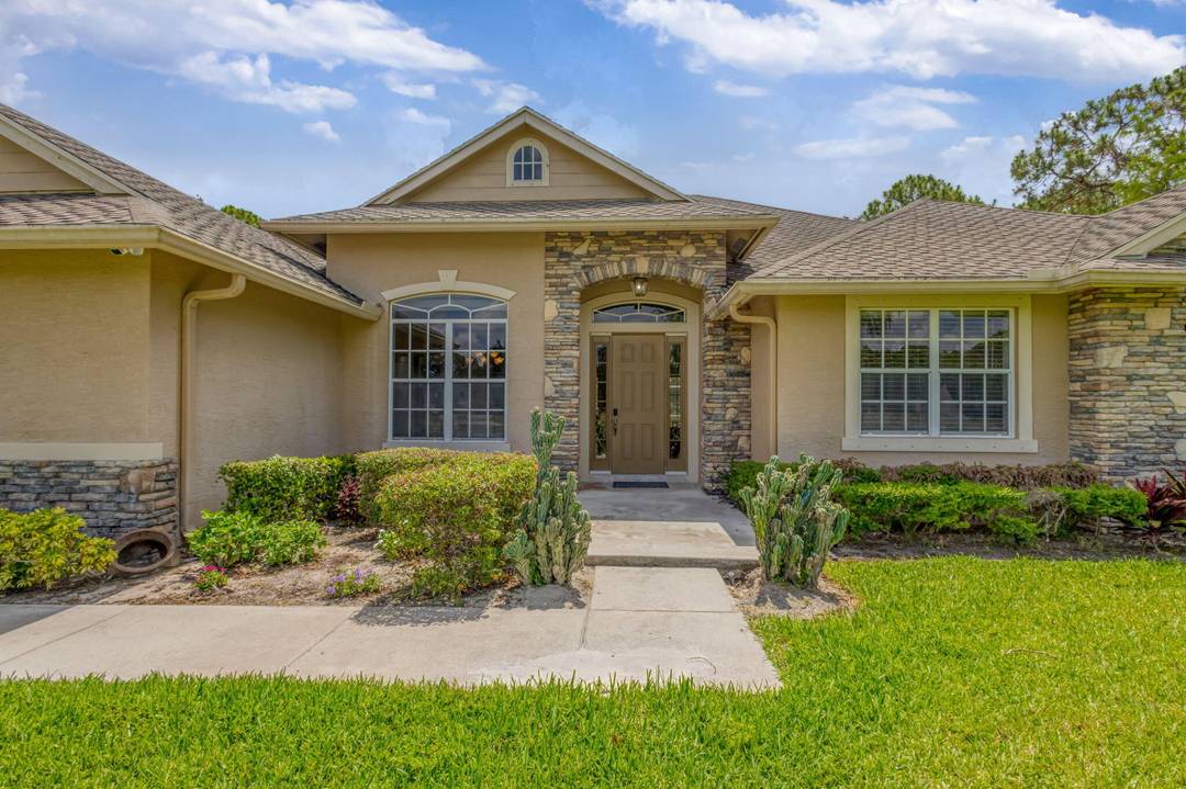 Unique 1 of a kind builder's model home with a tranquility countryside lifestyle.