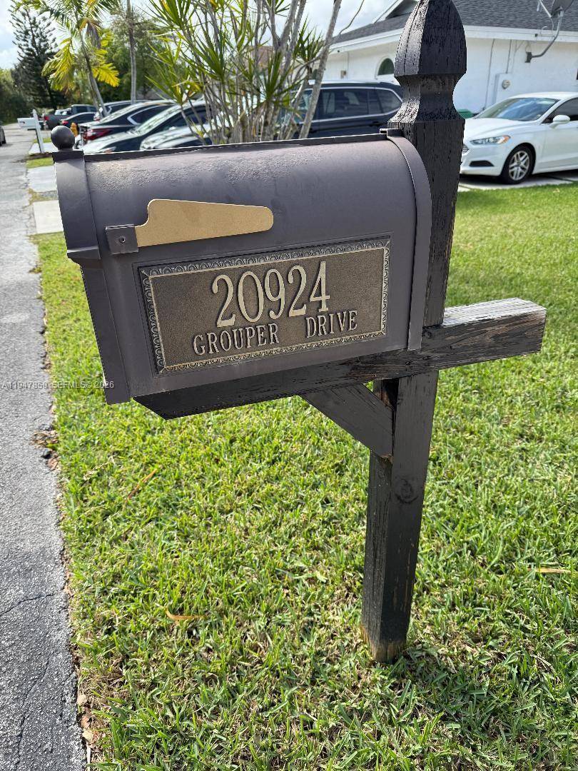 Well maintained home, with one car garage, an intimate yard, close to shopping, a few miles from South Land Mall and the Florida turnpike, with a recently new roof.