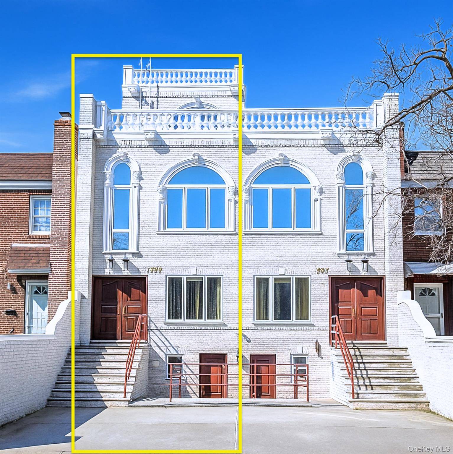 Beautiful 1 family townhouse in Astoria.