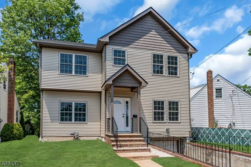 Welcome to this magnificent new renovated home, a perfect blend of modern elegance and comfort.