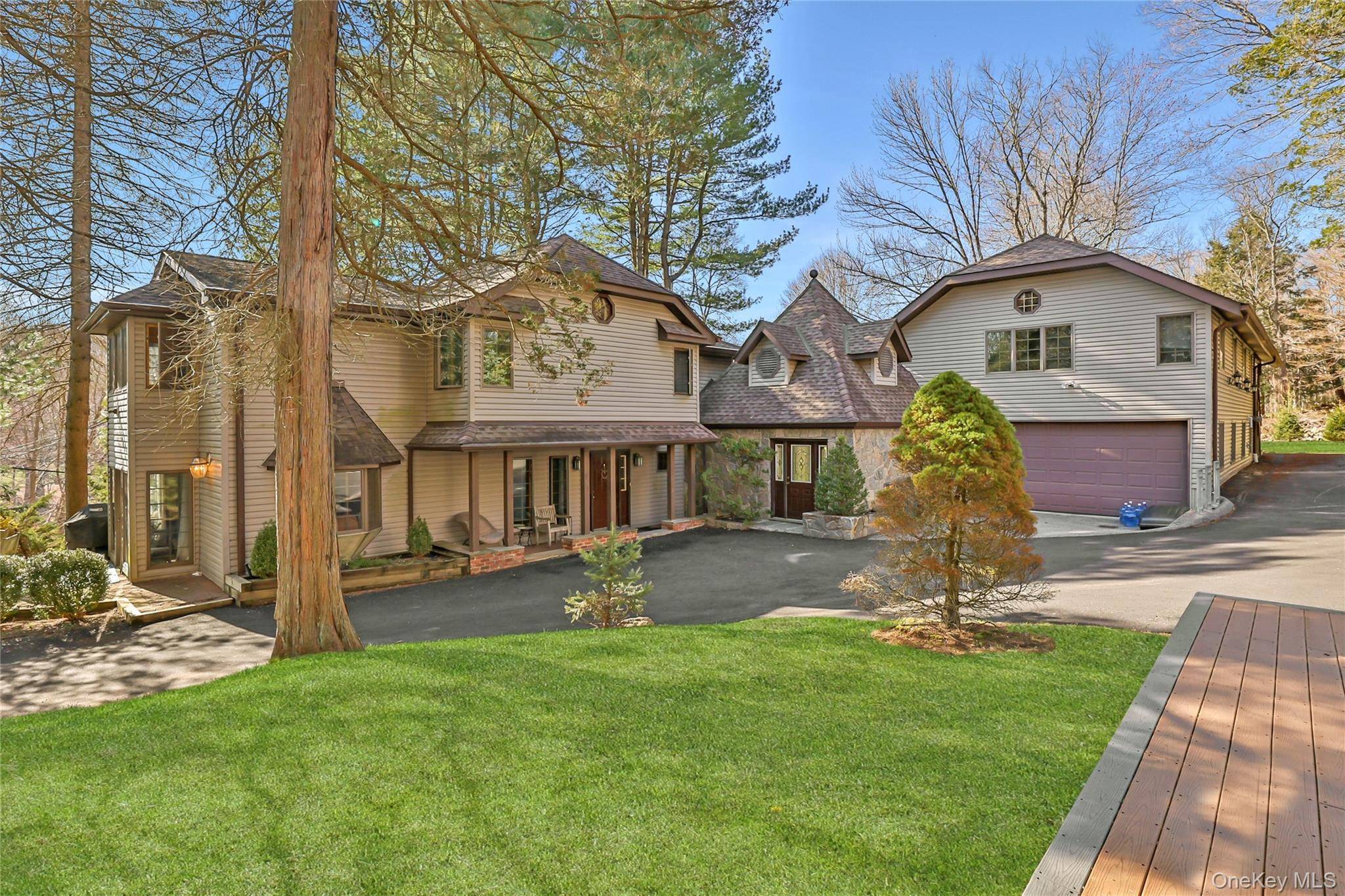 Come to Faraway Road where will you find peace and serenity and opportunity !