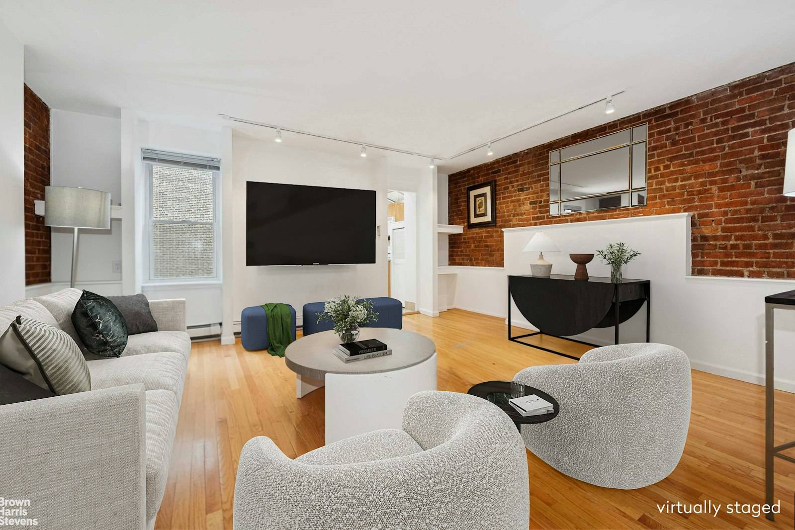 NEW TO MARKET Charming Brownstone Apartment In the heart of Murray Hill, 131 East 39th Street is a four story renovated brownstone that includes one duplex and three floor thru ...