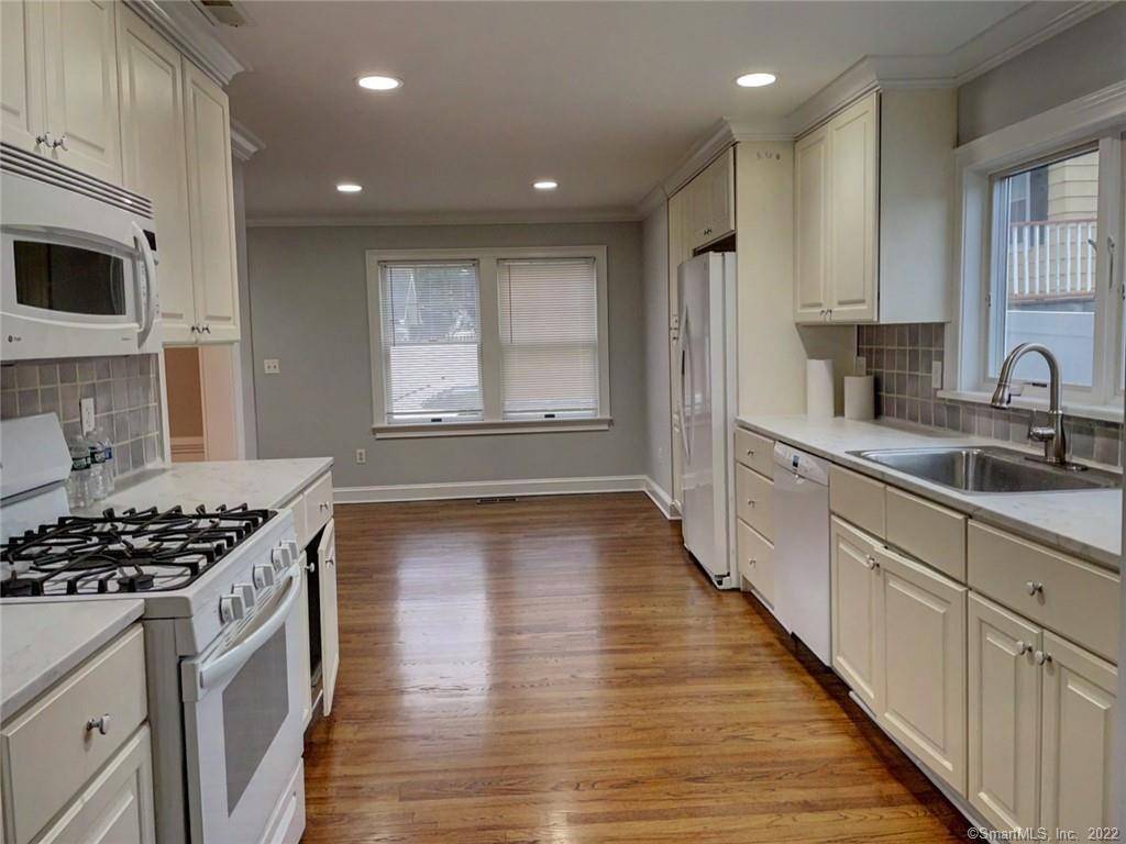 Whether you work from home or commute to the office, this attractive Colonial in mint condition offers large rooms, super sized master en suite, formal dining room and a private ...