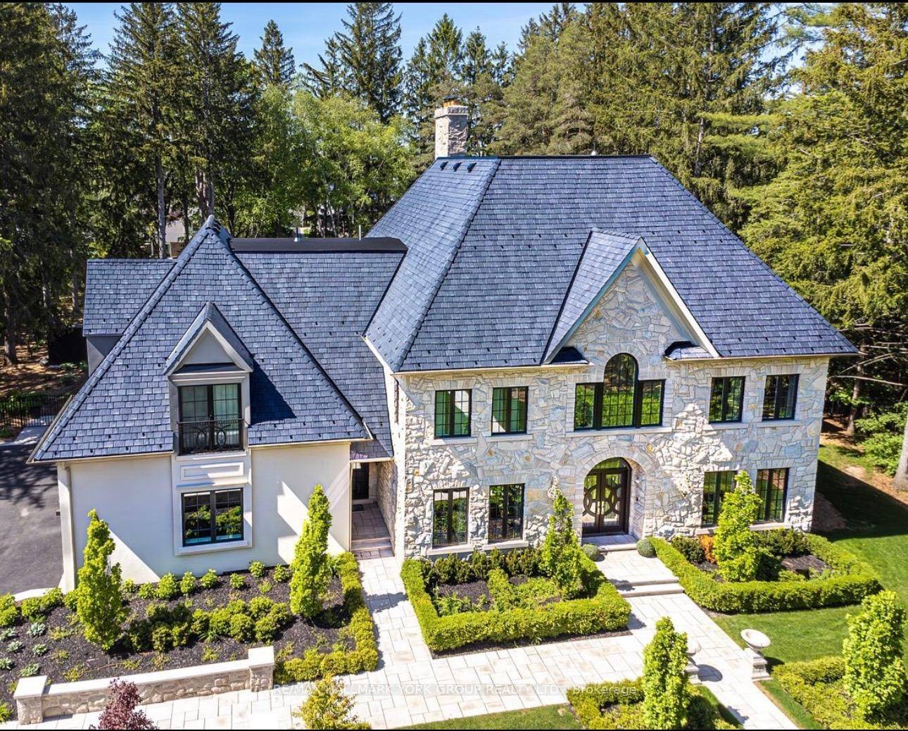 An Iconic Estate on Prestigious Kennedy Street West.