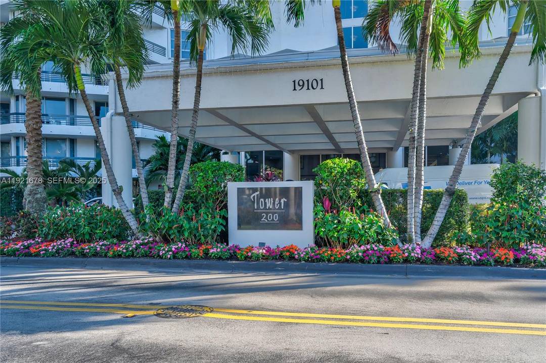 GORGEOUS 2 B R, 2 B A SPLIT FLOOR PLAN CONDO BOASTING 1, 447 SQ FT.