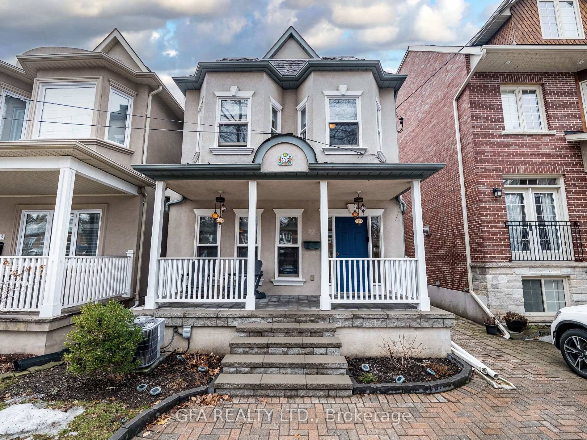 Welcome to 423 Manor Road !