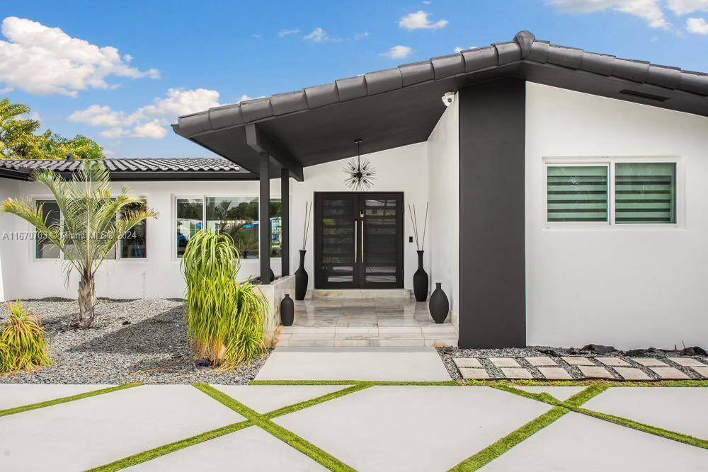 Welcome to a delightful property nestled in North Miami Beach Eastern shores the most upcoming community in North Miami beach Dezer is building a multi million dollar community across the ...