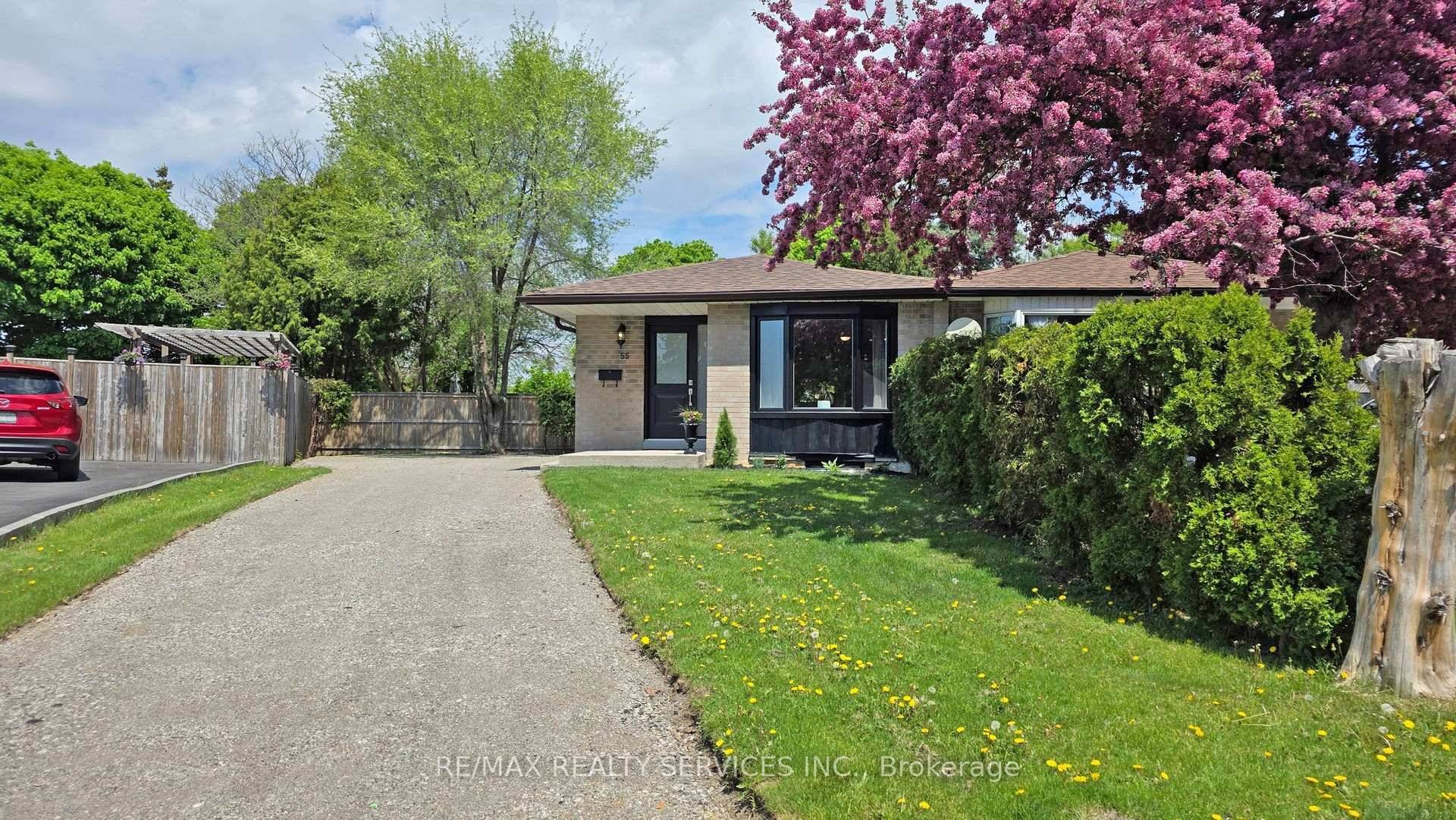 Legal 2 Bed Den Basement Apartment Welcome to 55 Greenwood Cres.