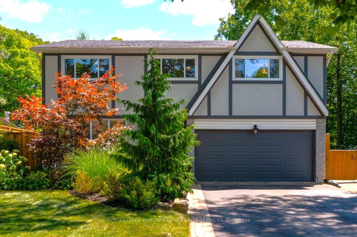 Welcome to 1807 Heather Hills Drive, set in Burlington's desirable Tyandaga community.