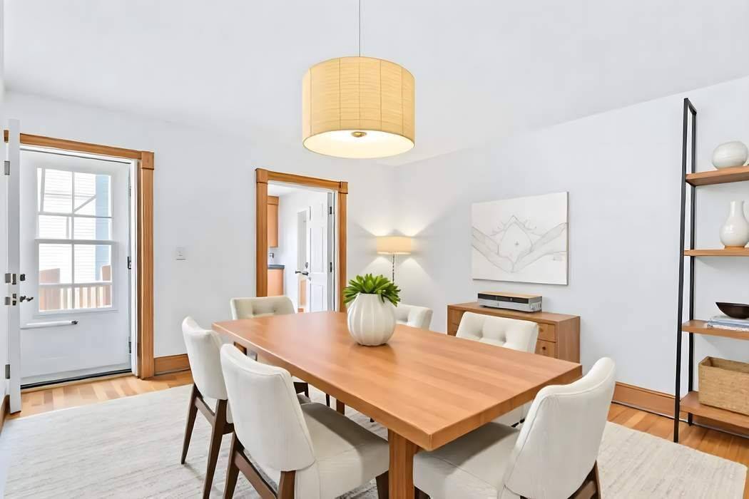 BROOKLYN CHARM Revel in this 4 bedroom and 2 bathroom hideaway in the heart of Brooklyn s coveted Park Slope.