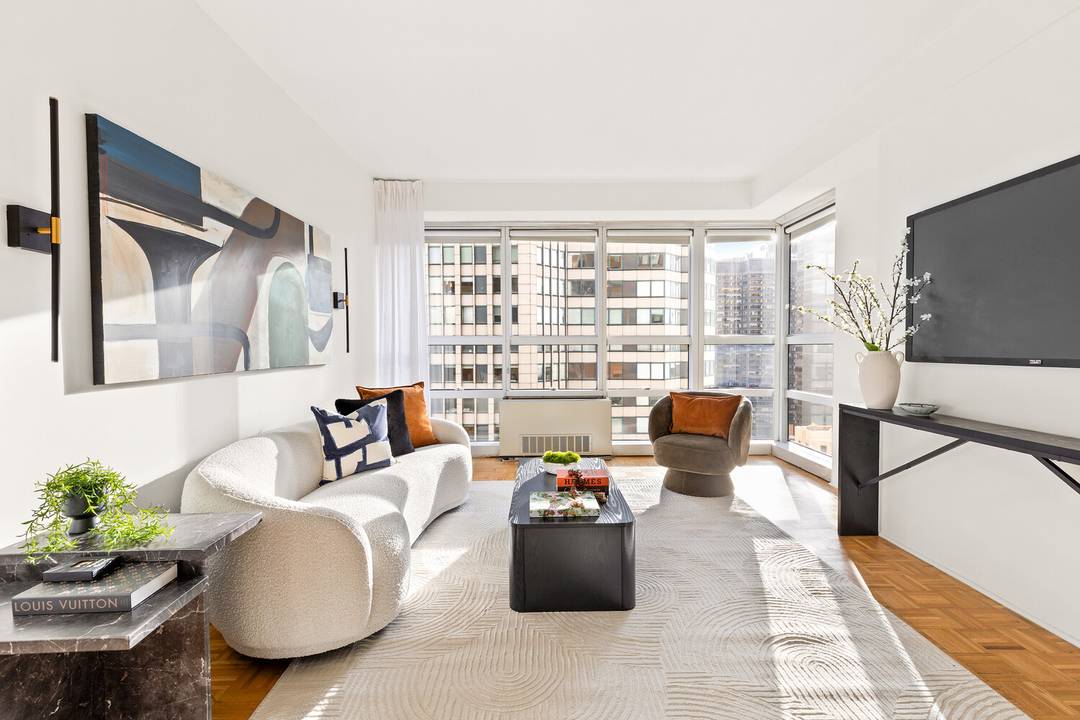 Perched on the 44th floor of the Metropolitan Tower, Residence 44F captures everything people love about New York living light, energy, and skyline views.