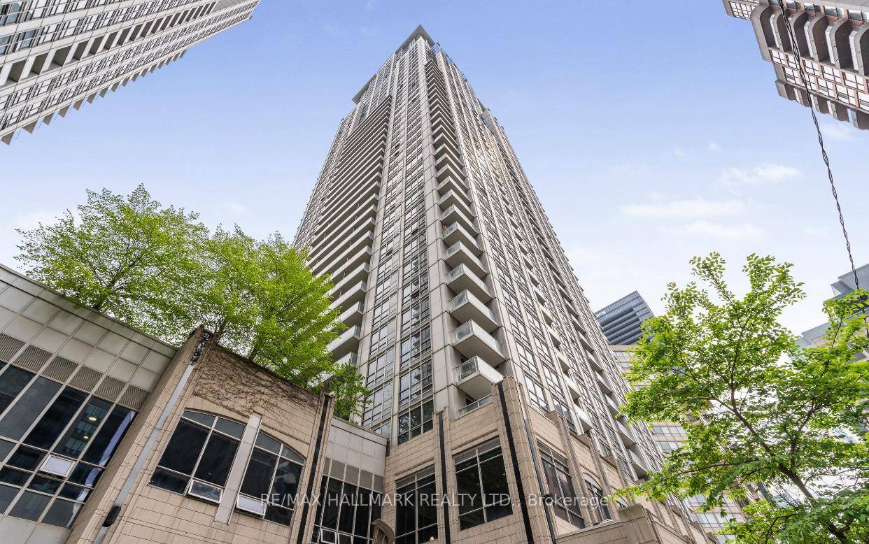 Fabulous Location on Bay College Street.