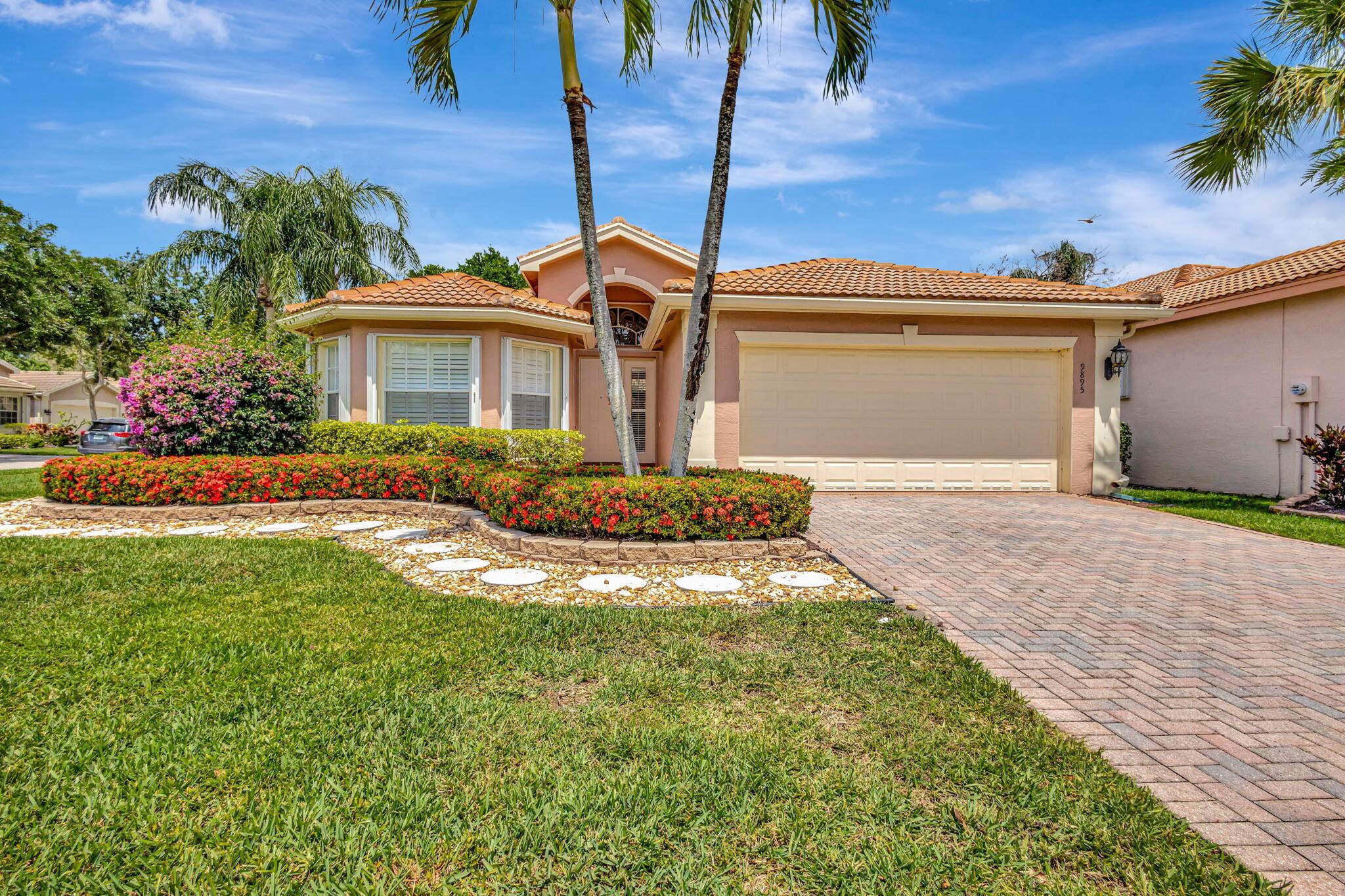 MODIVATED SELLER, PRICE TO SELL.