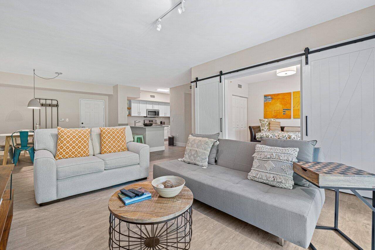 Available for season for 6, 000 per month for minimum of 6 months.