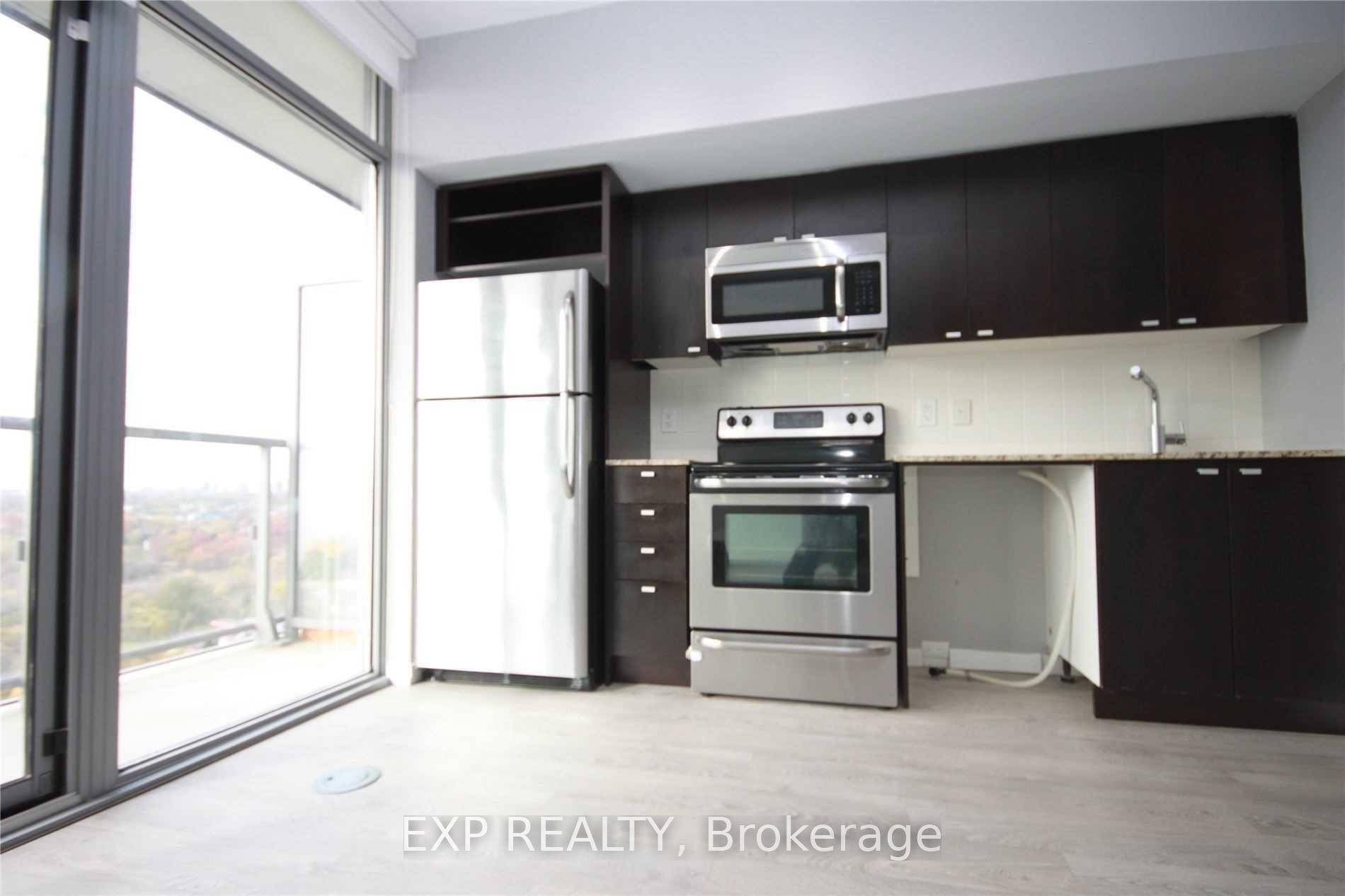 Stunning 2 Bedroom Suite With 2 Bathrooms, Unobstructed Lake View, Large Balcony.