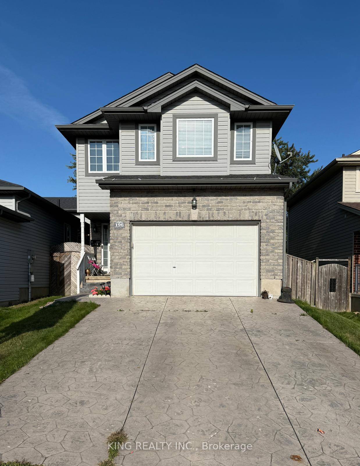 Beautifully maintained 3 1 bedroom, 3.